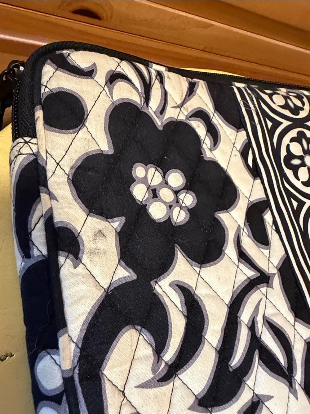 Vera Bradley Night and Day Retired Quilted Laptop Portfolio Case Black & White